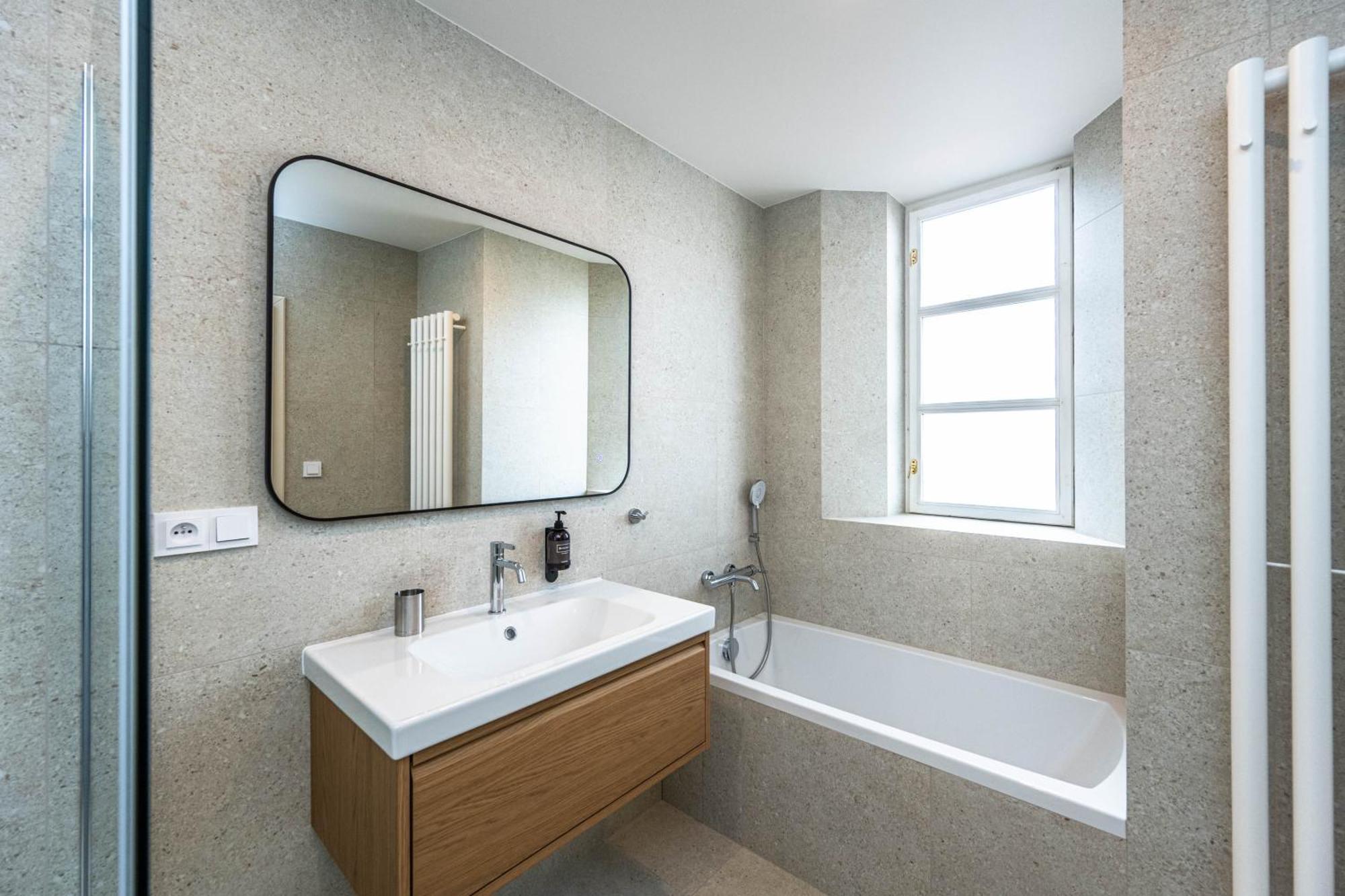 Charles Apartments In Old Town — Photos 1